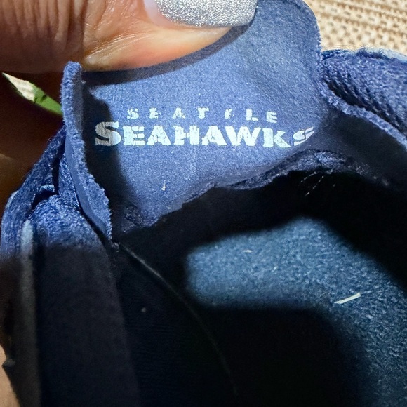 NIKE Seahawks Train Speed Lime Green and Navy Sneakers - M8.5/Euro 42. RARE! 💚💙💚 - Picture 6 of 8